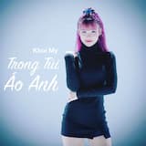 Trong túi áo anh