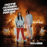 Rote Augen weisse Nikes