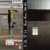 Белый плащик