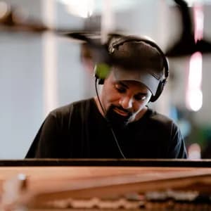 Sullivan Fortner avatar