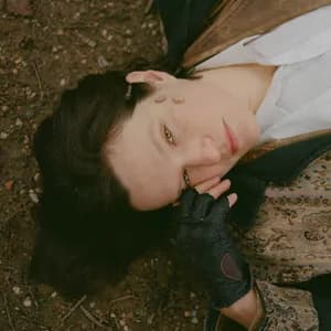 Adrianne Lenker avatar