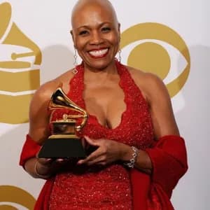Dee Dee Bridgewater avatar