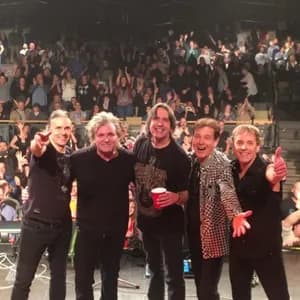 Honeymoon Suite avatar