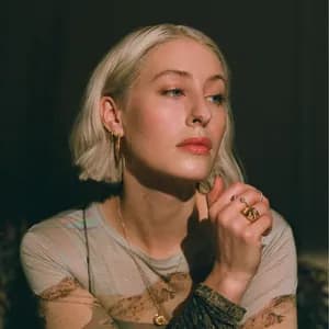 Violet Skies avatar